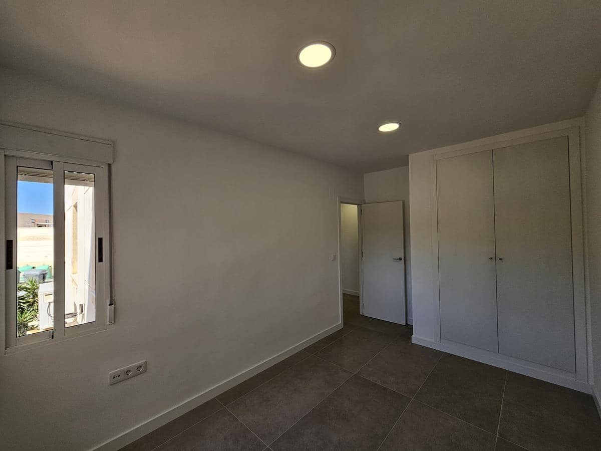 2 soveværelse Lejlighed til salg i La Zenia med swimmingpool - € 189.500 (Ref: 8840436)