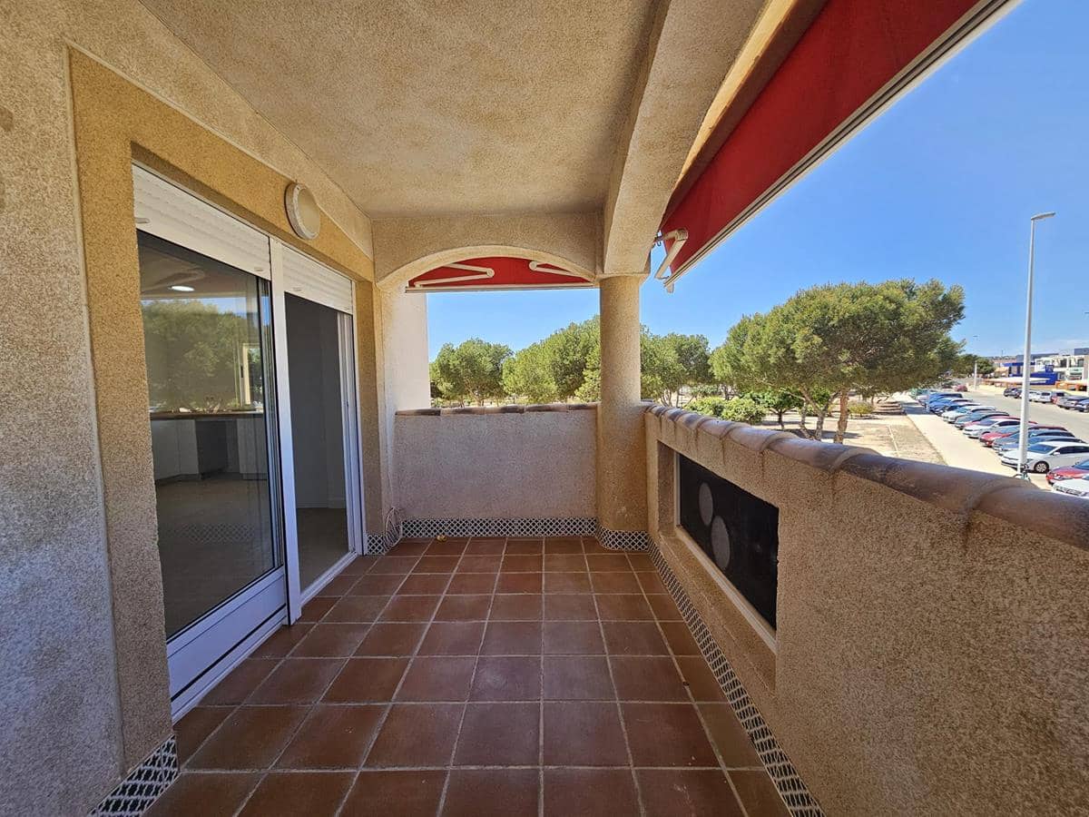 2 soveværelse Lejlighed til salg i La Zenia med swimmingpool - € 189.500 (Ref: 8840436)