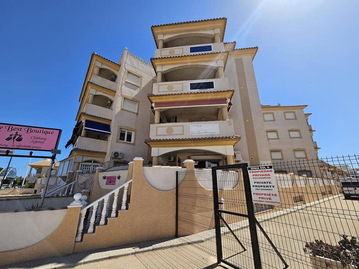 2 soveværelse Lejlighed til salg i La Zenia med swimmingpool - € 189.500 (Ref: 8840436)