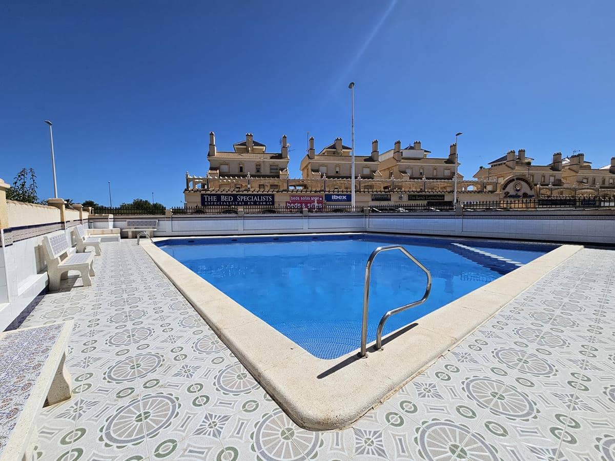 2 soveværelse Lejlighed til salg i La Zenia med swimmingpool - € 189.500 (Ref: 8840436)