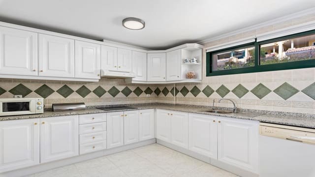 2 makuuhuone Kattohuoneisto myytävänä paikassa Dehesa de Campoamor, Orihuela mukana uima-altaan 
autotalli - 285 000 € (Ref: 8898033)