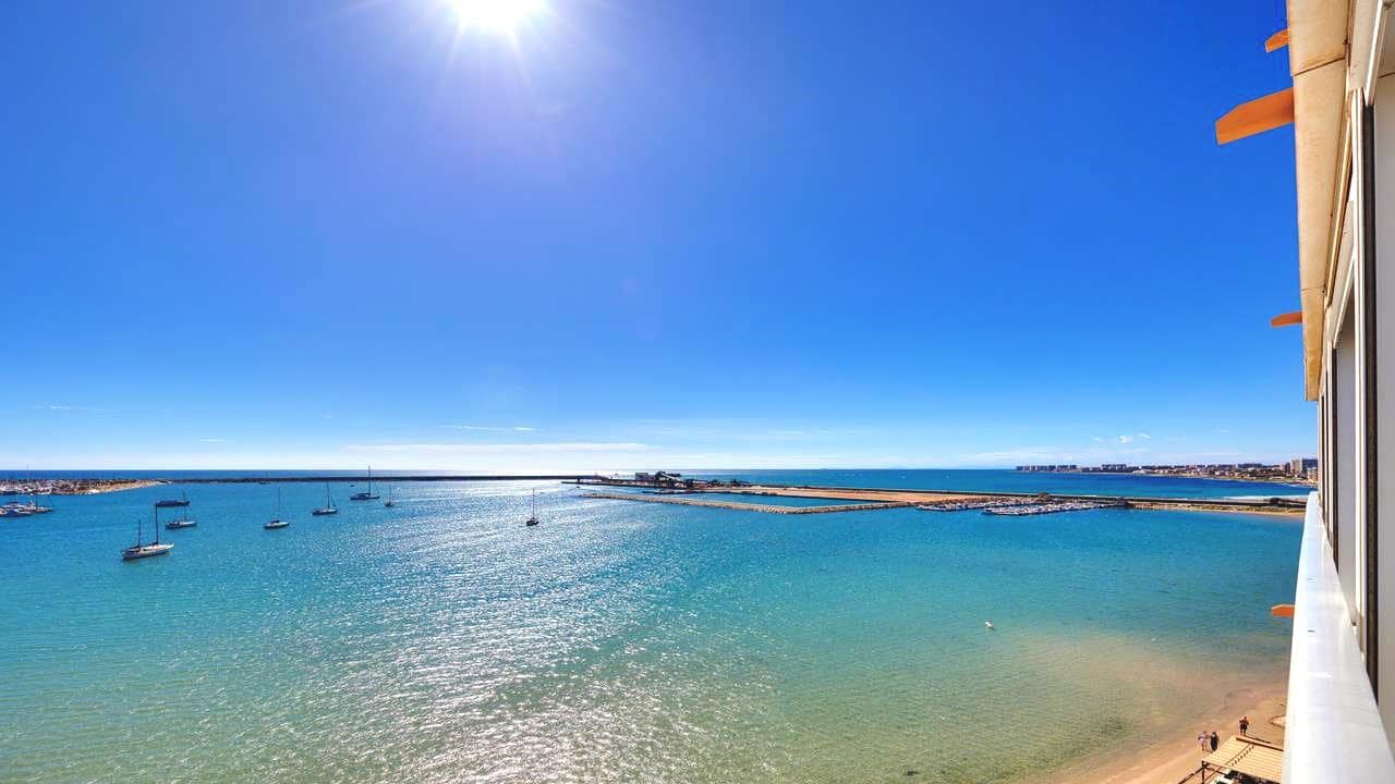 3 soveværelse Lejlighed til salg i Torrevieja med swimmingpool garage - € 379.990 (Ref: 8898034)