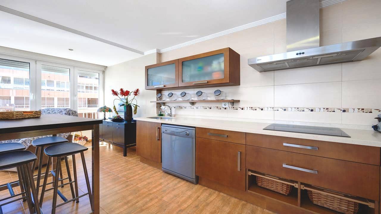 3 soveværelse Lejlighed til salg i Torrevieja med swimmingpool garage - € 379.990 (Ref: 8898034)