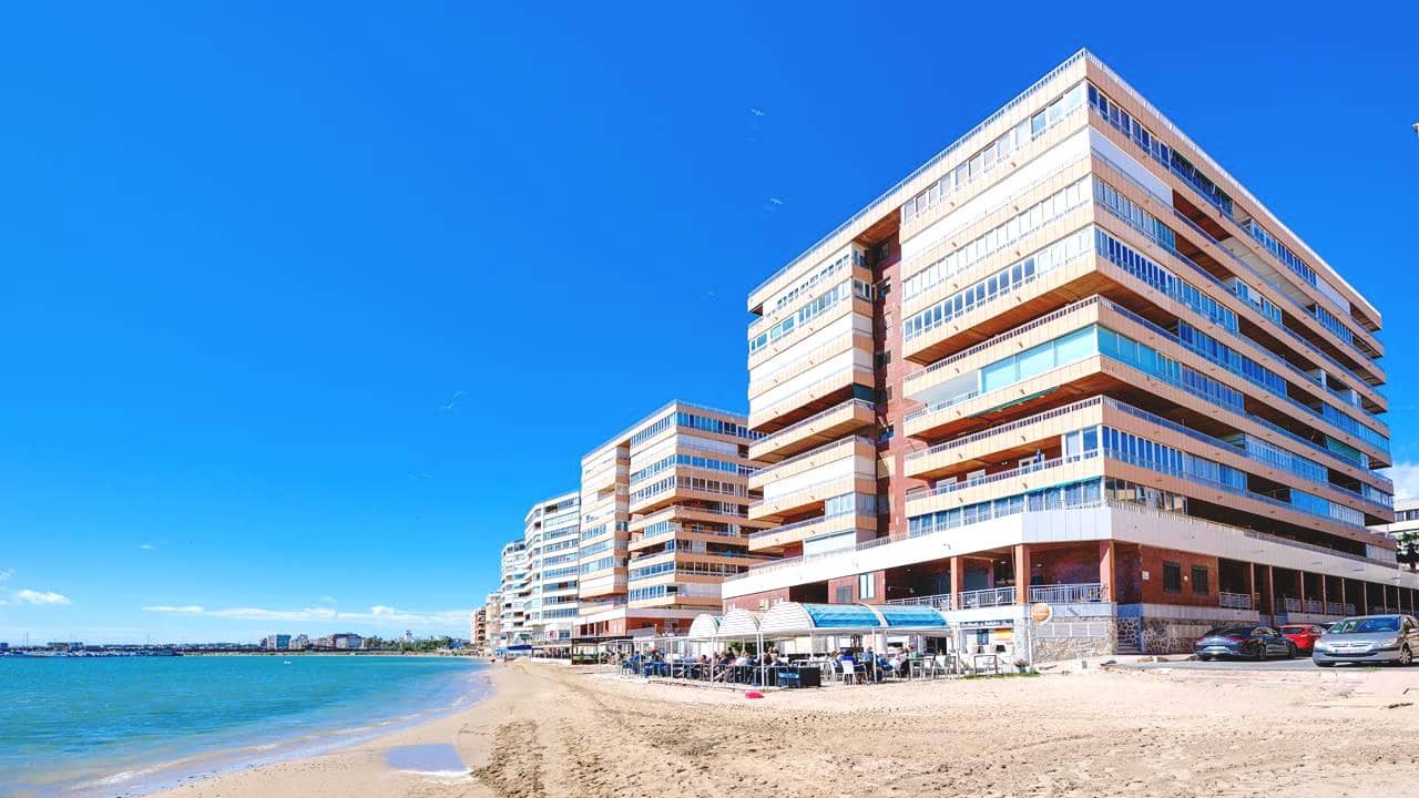 3 soveværelse Lejlighed til salg i Torrevieja med swimmingpool garage - € 379.990 (Ref: 8898034)