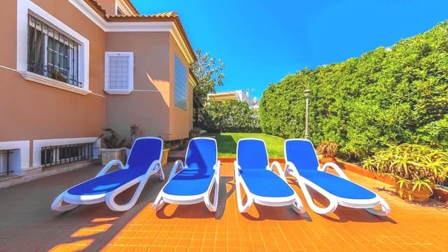 6 soverom Villa til salgs i La Mata, Torrevieja med svømmebasseng garasje - € 999 999 (Ref: 8898138)