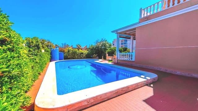 6 soverom Villa til salgs i La Mata, Torrevieja med svømmebasseng garasje - € 999 999 (Ref: 8898138)