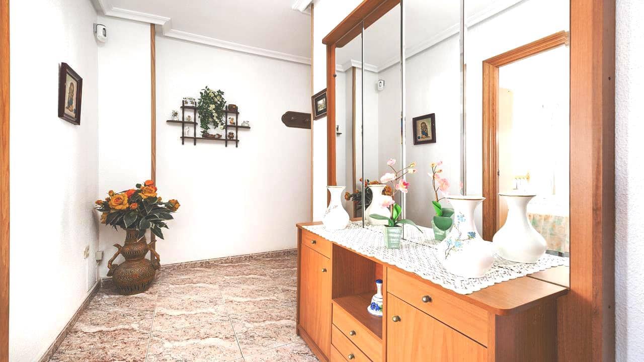 4 soveværelse Lejlighed til salg i Guardamar del Segura med garage - € 191.995 (Ref: 8909746)