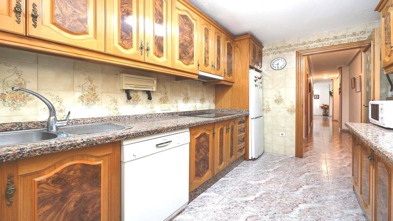 4 soveværelse Lejlighed til salg i Guardamar del Segura med garage - € 191.995 (Ref: 8909746)