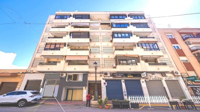 4 soveværelse Lejlighed til salg i Guardamar del Segura med garage - € 191.995 (Ref: 8909746)