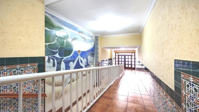 4 soveværelse Lejlighed til salg i Guardamar del Segura med garage - € 191.995 (Ref: 8909746)