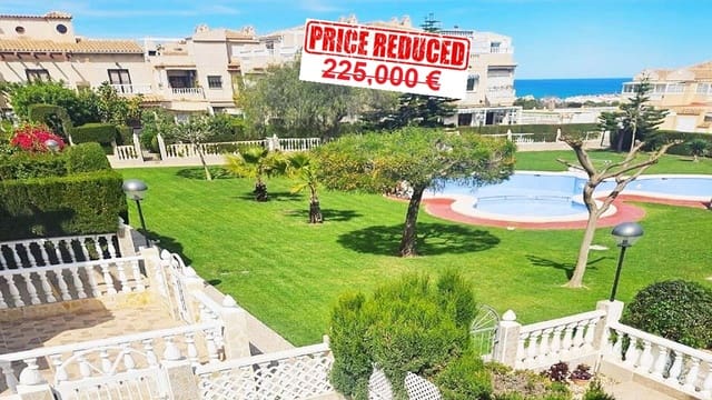 3 makuuhuone Omakotitalo myytävänä paikassa Aguas Nuevas, Torrevieja mukana uima-altaan 
autotalli - 209 000 € (Ref: 8931800)