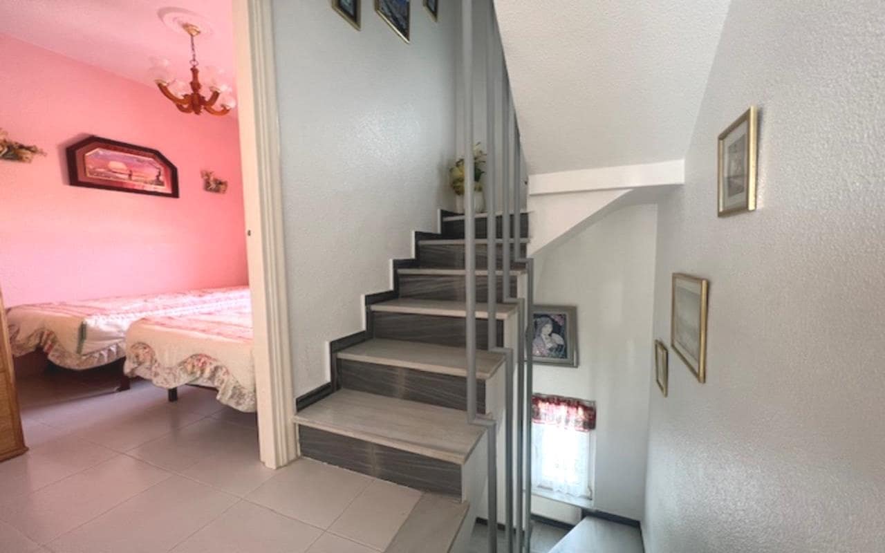 2 soveværelse Byhus til salg i Torrevieja med garage - € 160.000 (Ref: 8933409)