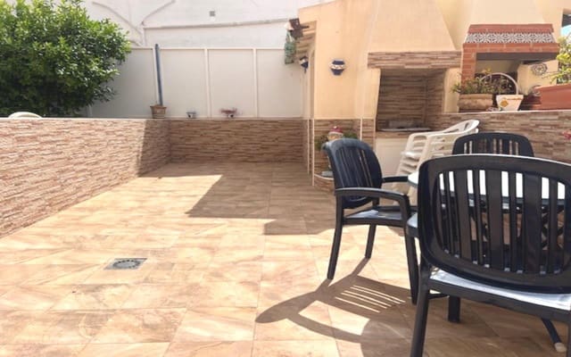 2 soveværelse Byhus til salg i Torrevieja med garage - € 160.000 (Ref: 8933409)