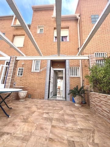 2 sovrum Hus till salu i Torrevieja med garage - 160 000 € (Ref: 8933409)