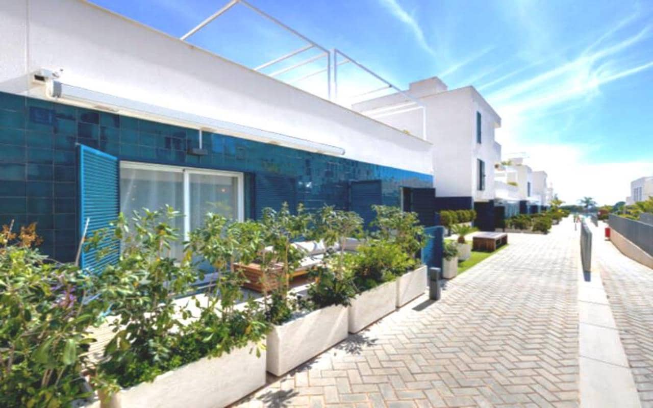 2 makuuhuone Huoneisto myytävänä paikassa Playa Flamenca mukana uima-altaan 
autotalli - 259 000 € (Ref: 8934533)