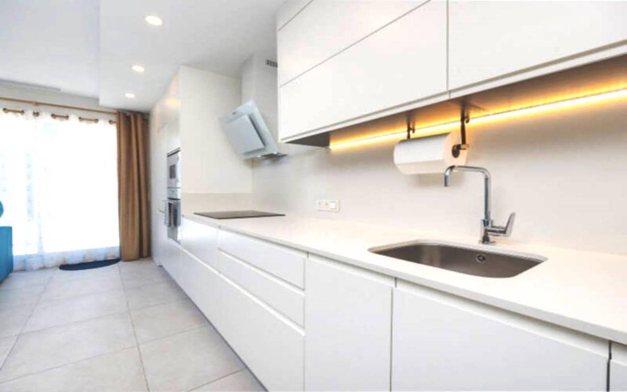 2 makuuhuone Huoneisto myytävänä paikassa Playa Flamenca mukana uima-altaan 
autotalli - 259 000 € (Ref: 8934533)