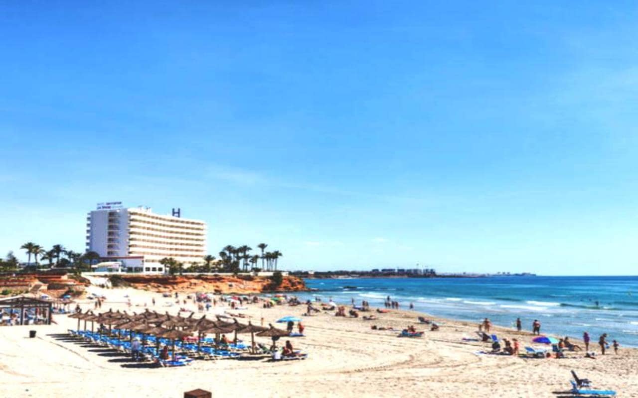 2 makuuhuone Huoneisto myytävänä paikassa Playa Flamenca mukana uima-altaan 
autotalli - 259 000 € (Ref: 8934533)