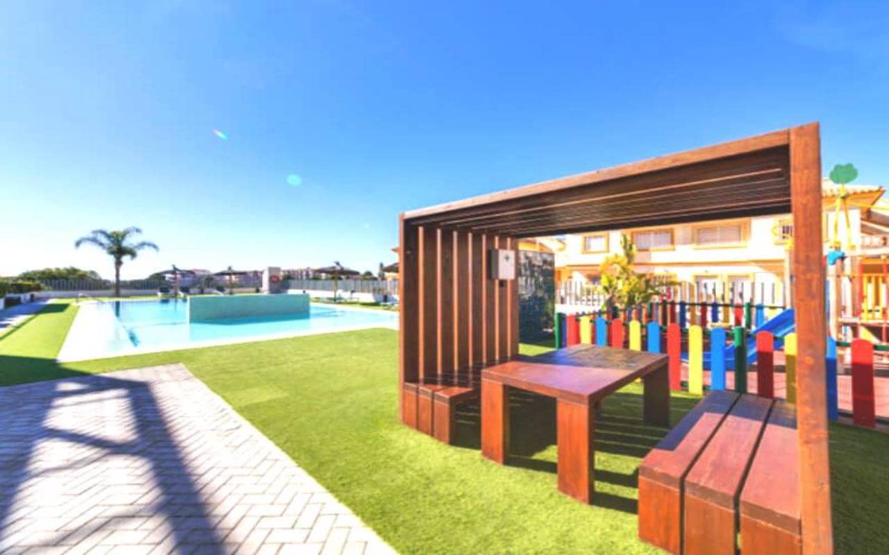 2 makuuhuone Huoneisto myytävänä paikassa Playa Flamenca mukana uima-altaan 
autotalli - 259 000 € (Ref: 8934533)