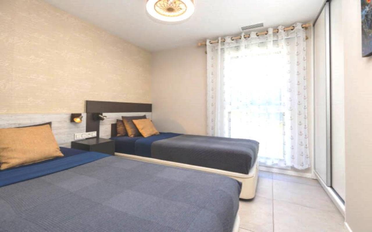 2 makuuhuone Huoneisto myytävänä paikassa Playa Flamenca mukana uima-altaan 
autotalli - 259 000 € (Ref: 8934533)