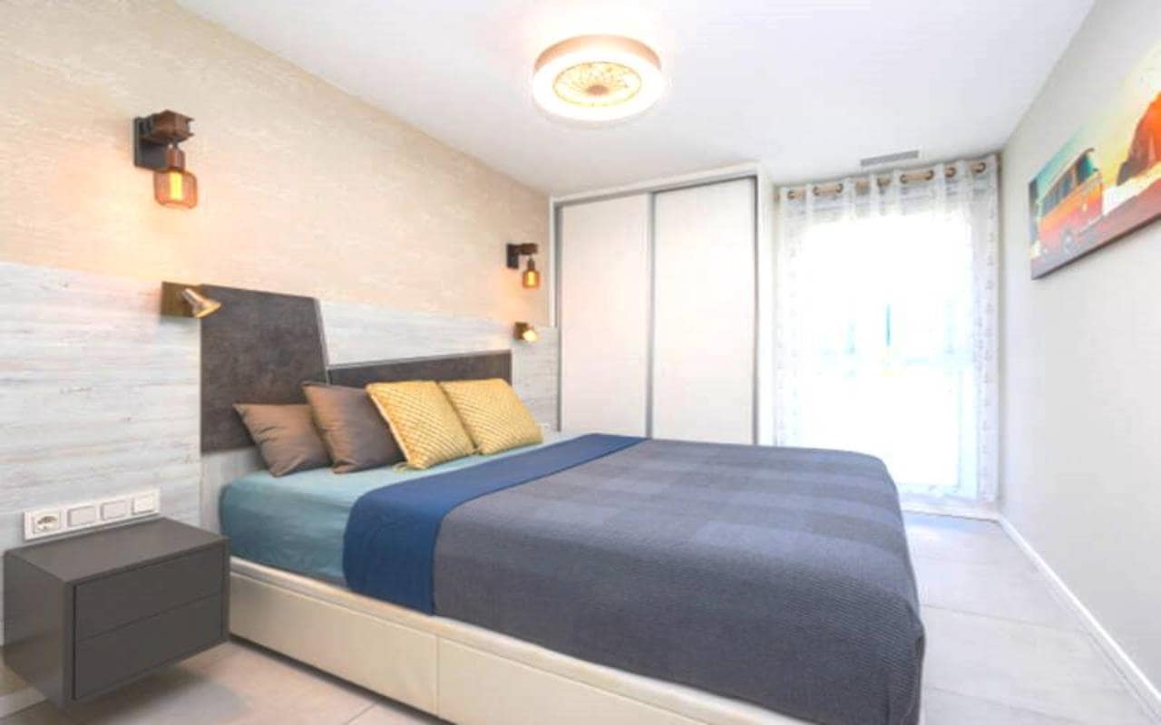 2 makuuhuone Huoneisto myytävänä paikassa Playa Flamenca mukana uima-altaan 
autotalli - 259 000 € (Ref: 8934533)