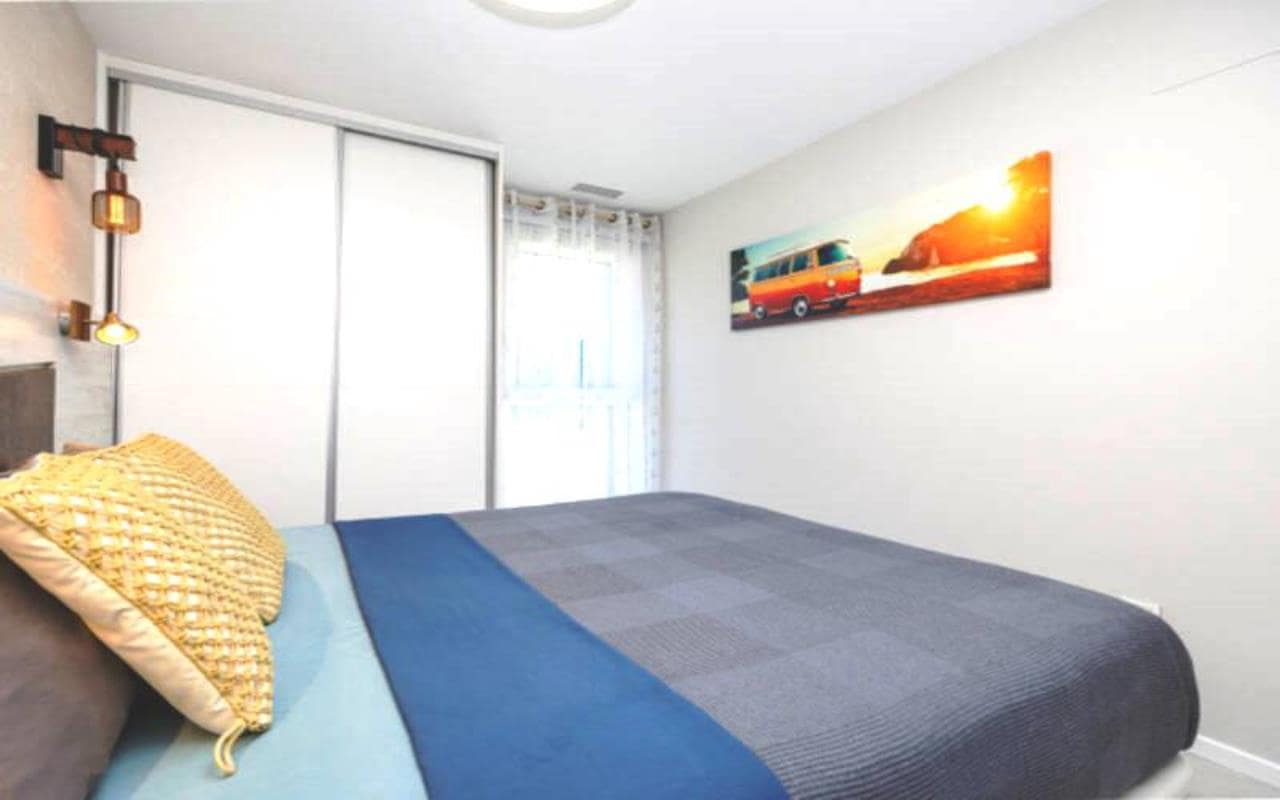 2 makuuhuone Huoneisto myytävänä paikassa Playa Flamenca mukana uima-altaan 
autotalli - 259 000 € (Ref: 8934533)