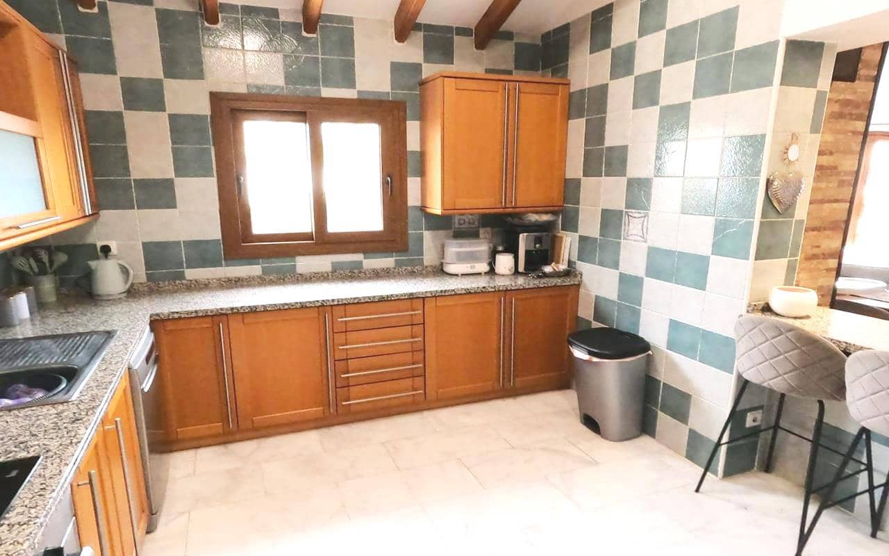 4 makuuhuone Huvila myytävänä paikassa Algorfa mukana uima-altaan 
autotalli - 359 900 € (Ref: 8936330)