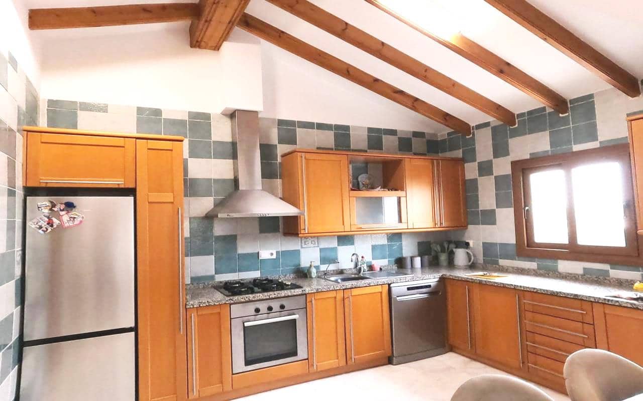 4 makuuhuone Huvila myytävänä paikassa Algorfa mukana uima-altaan 
autotalli - 359 900 € (Ref: 8936330)