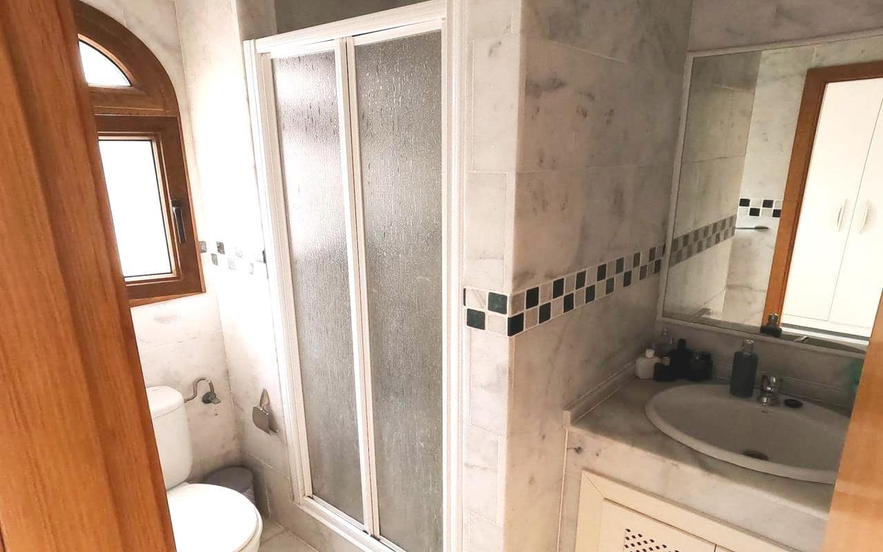 4 makuuhuone Huvila myytävänä paikassa Algorfa mukana uima-altaan 
autotalli - 359 900 € (Ref: 8936330)