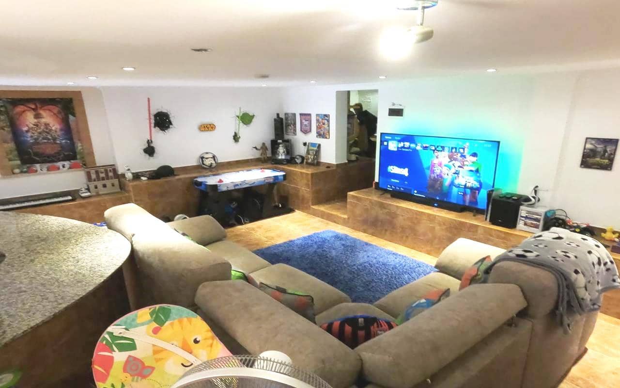 4 makuuhuone Huvila myytävänä paikassa Algorfa mukana uima-altaan 
autotalli - 359 900 € (Ref: 8936330)