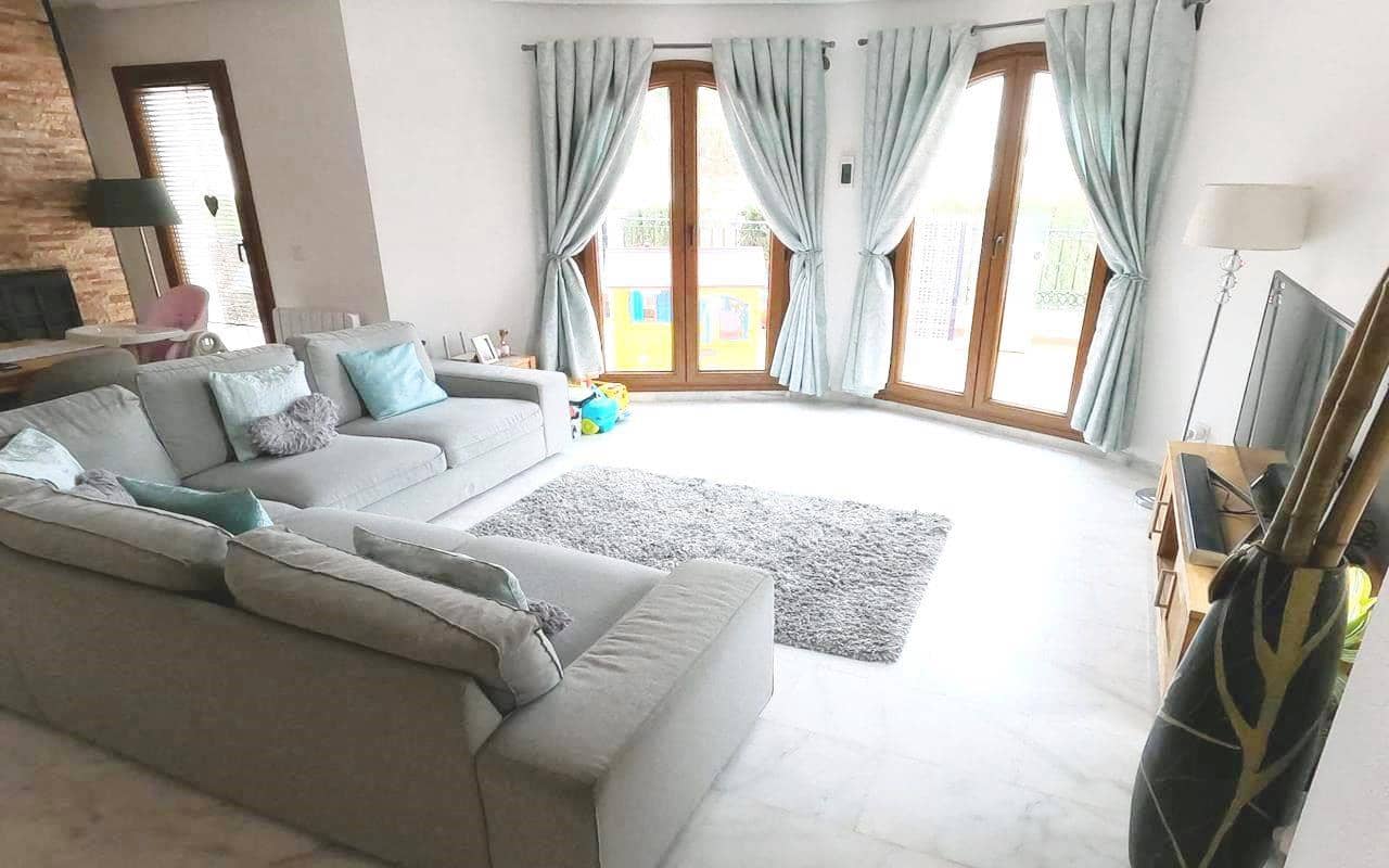 4 makuuhuone Huvila myytävänä paikassa Algorfa mukana uima-altaan 
autotalli - 359 900 € (Ref: 8936330)