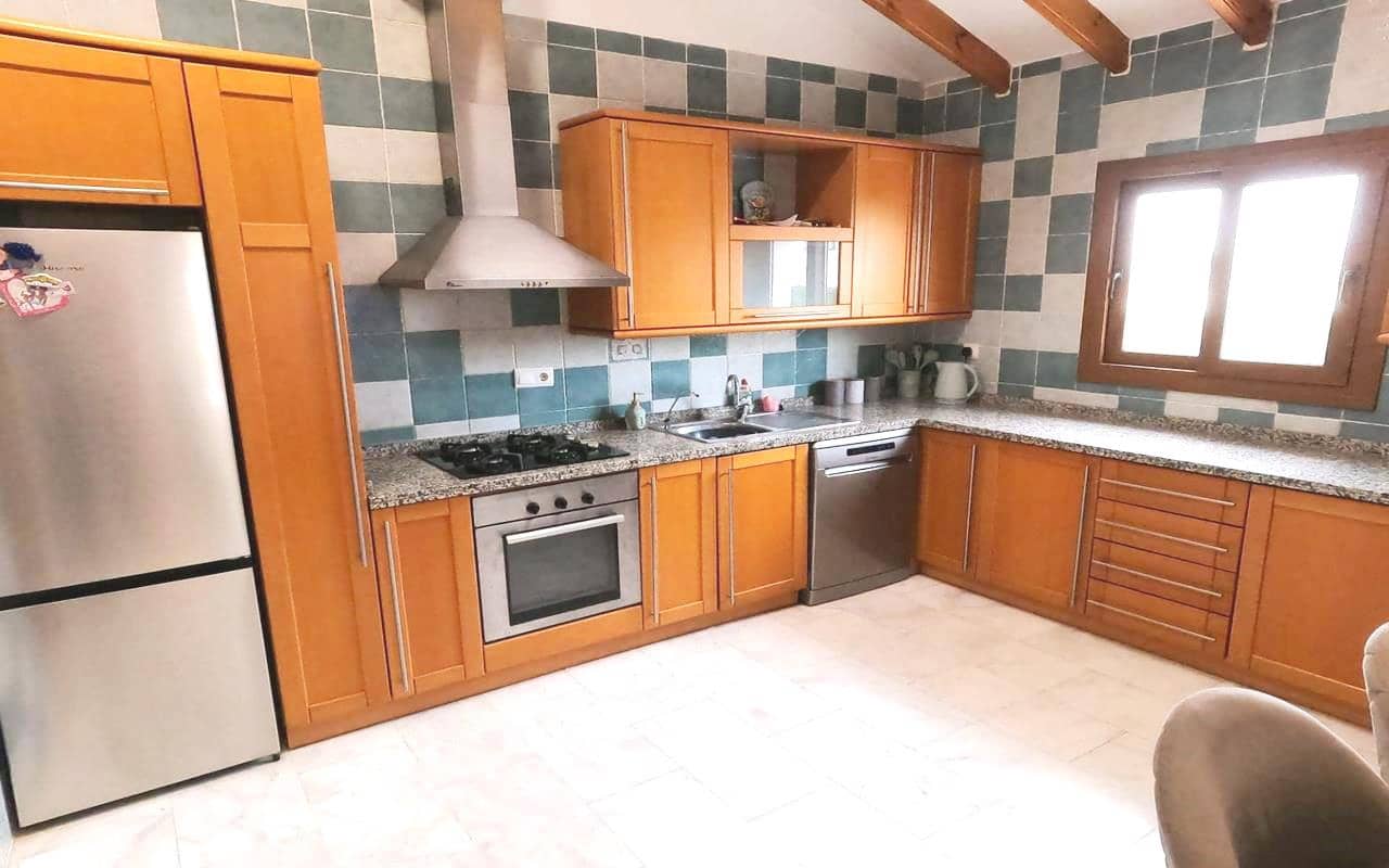 4 makuuhuone Huvila myytävänä paikassa Algorfa mukana uima-altaan 
autotalli - 359 900 € (Ref: 8936330)