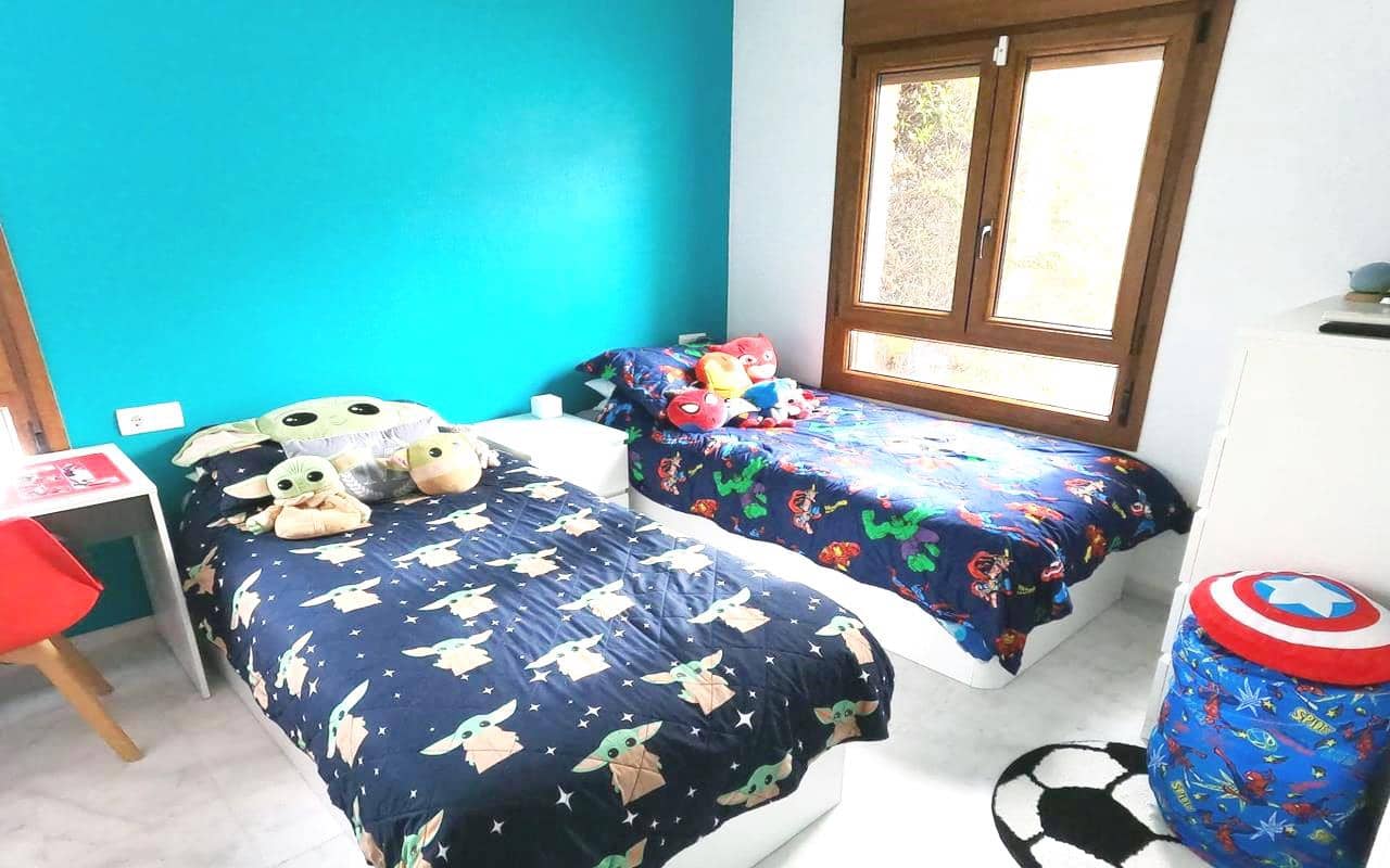 4 makuuhuone Huvila myytävänä paikassa Algorfa mukana uima-altaan 
autotalli - 359 900 € (Ref: 8936330)