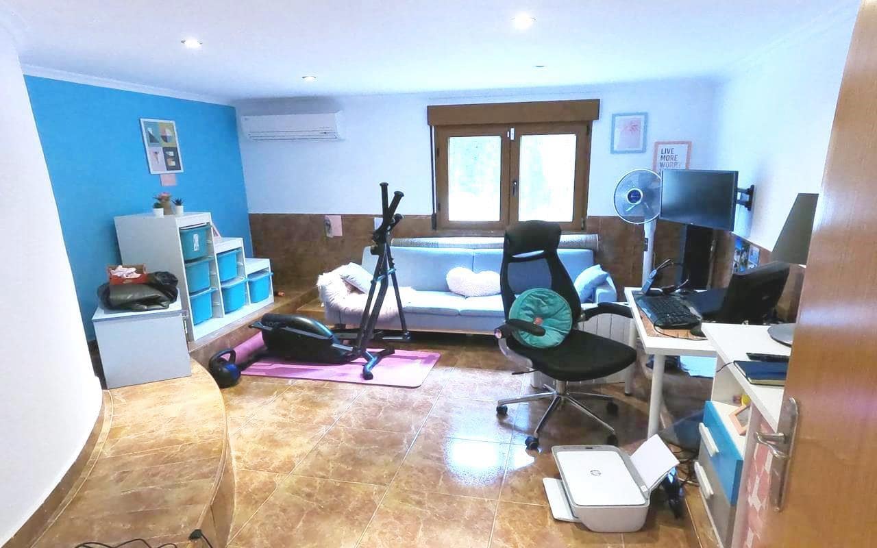 4 makuuhuone Huvila myytävänä paikassa Algorfa mukana uima-altaan 
autotalli - 359 900 € (Ref: 8936330)