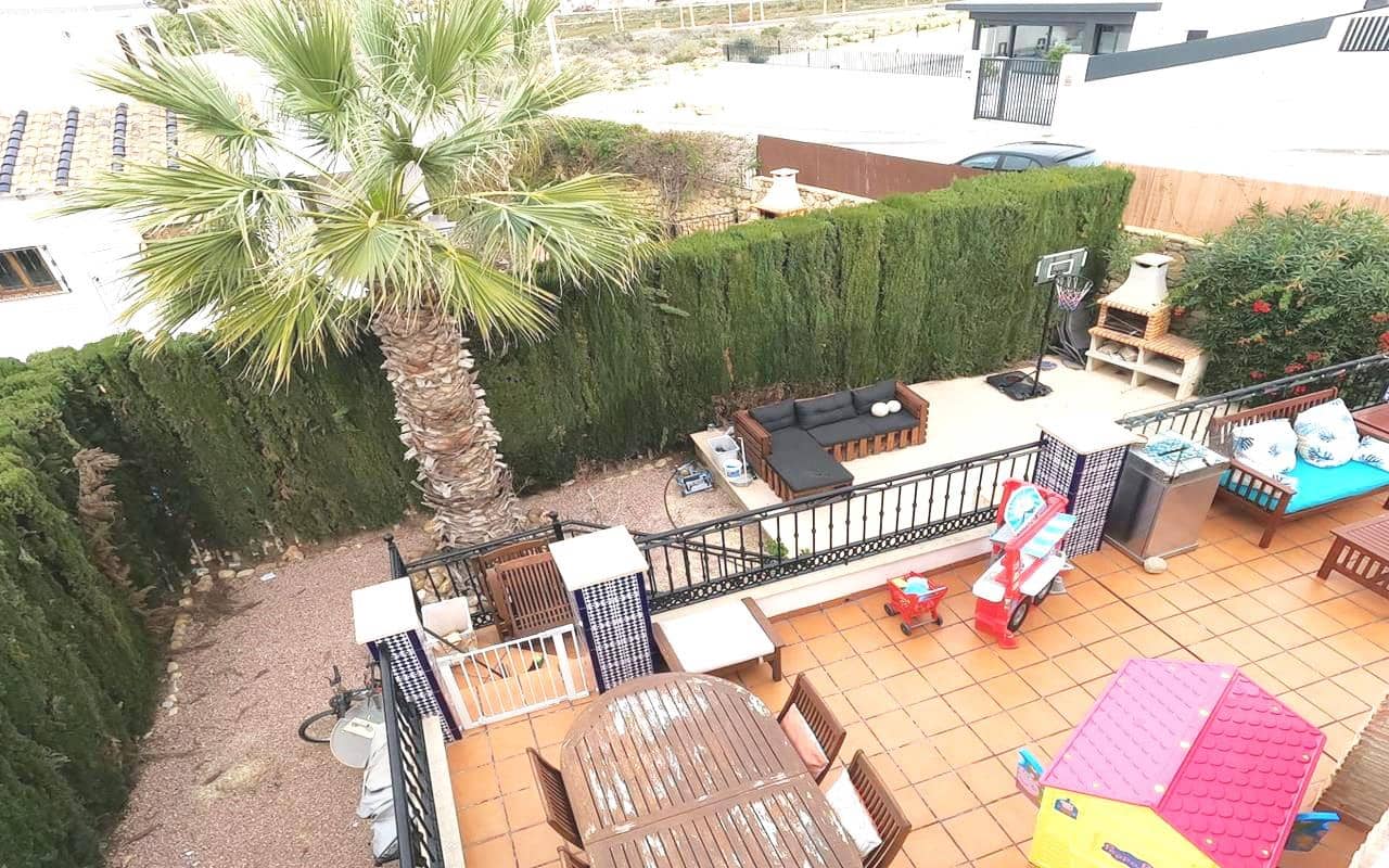 4 makuuhuone Huvila myytävänä paikassa Algorfa mukana uima-altaan 
autotalli - 359 900 € (Ref: 8936330)