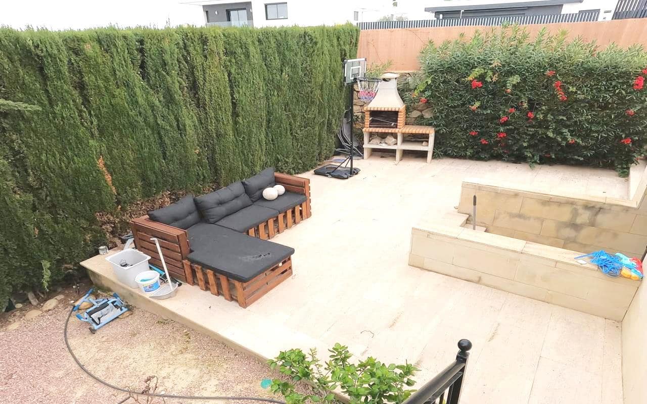 4 makuuhuone Huvila myytävänä paikassa Algorfa mukana uima-altaan 
autotalli - 359 900 € (Ref: 8936330)