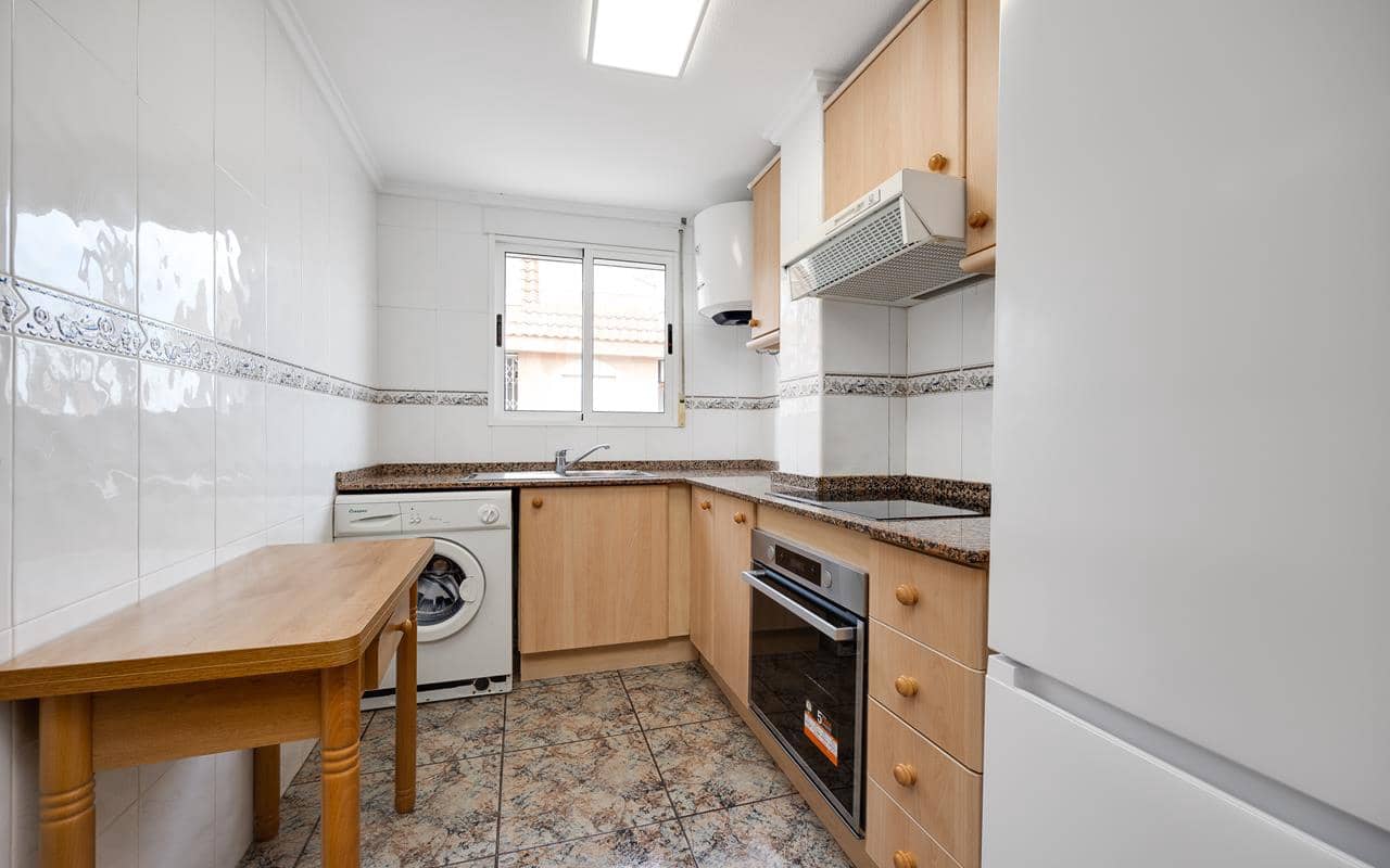 3 bedroom Apartment for sale in Torrevieja with pool garage - € 199,000 (Ref: 8938042)