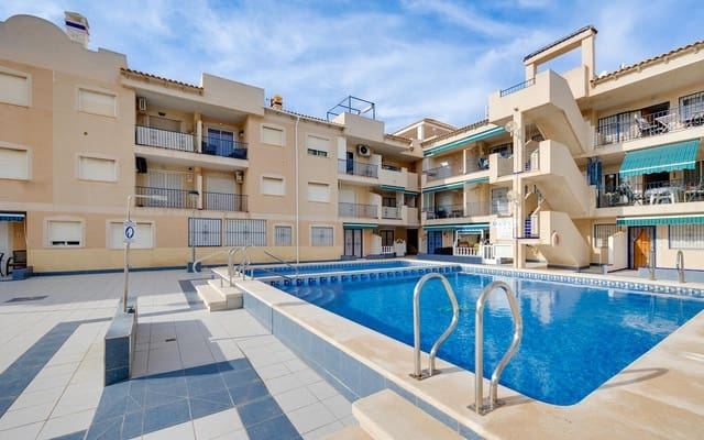 3 bedroom Apartment for sale in Torrevieja with pool garage - € 199,000 (Ref: 8938042)