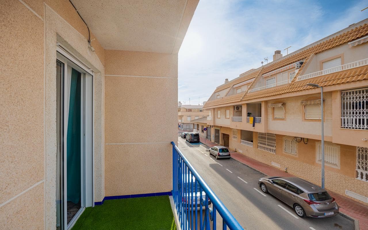 3 bedroom Apartment for sale in Torrevieja with pool garage - € 199,000 (Ref: 8938042)