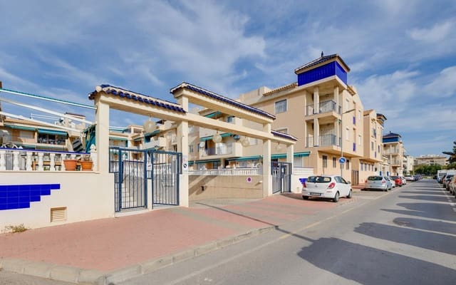 3 bedroom Apartment for sale in Torrevieja with pool garage - € 199,000 (Ref: 8938042)