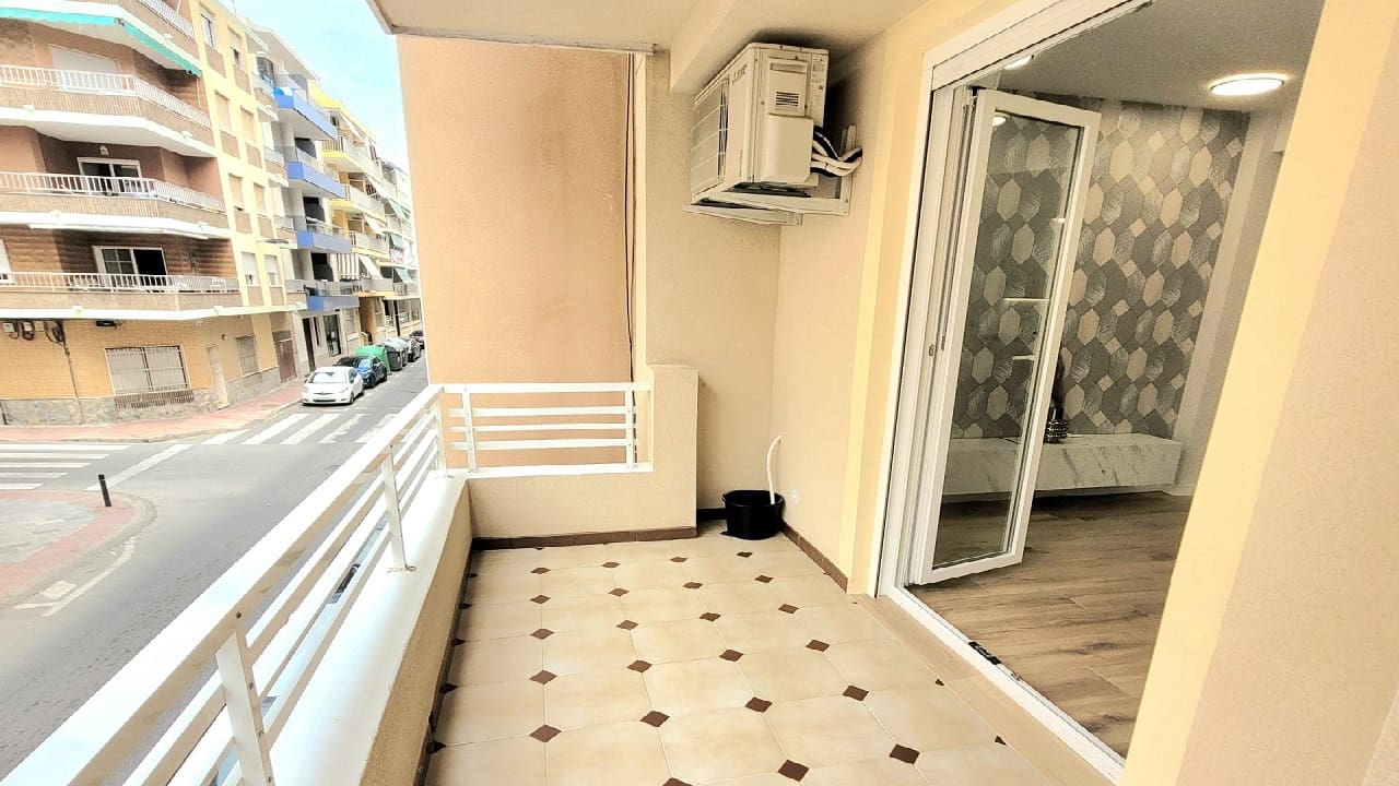3 sovrum Lägenhet till salu i Torrevieja - 215 000 € (Ref: 8951228)