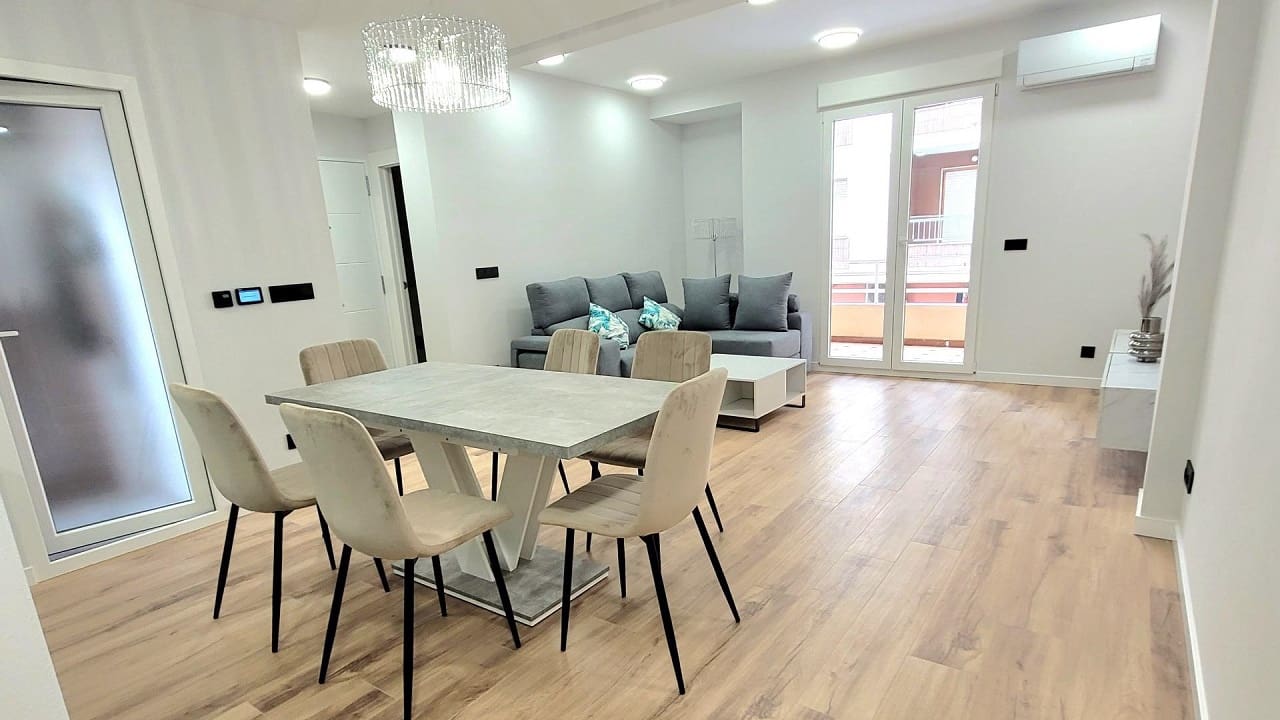 3 sovrum Lägenhet till salu i Torrevieja - 215 000 € (Ref: 8951228)