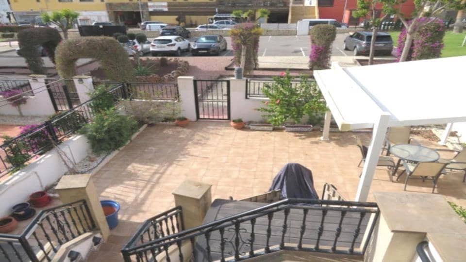 2 bedroom Bungalow for sale in Villamartin with pool garage - € 249,999 (Ref: 8956119)