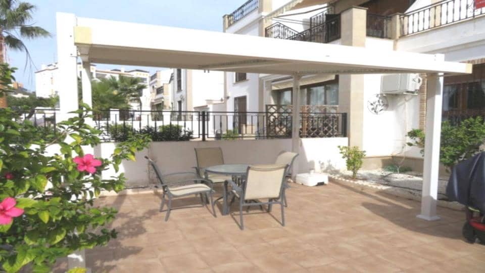 2 bedroom Bungalow for sale in Villamartin with pool garage - € 249,999 (Ref: 8956119)