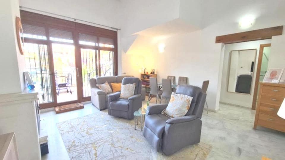 2 bedroom Bungalow for sale in Villamartin with pool garage - € 249,999 (Ref: 8956119)