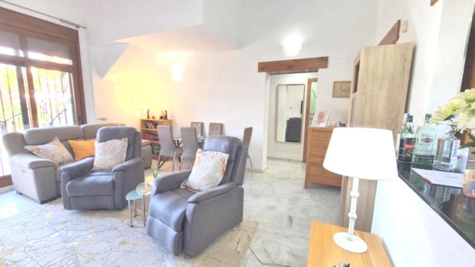 2 bedroom Bungalow for sale in Villamartin with pool garage - € 249,999 (Ref: 8956119)