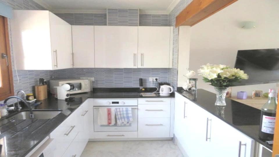 2 bedroom Bungalow for sale in Villamartin with pool garage - € 249,999 (Ref: 8956119)