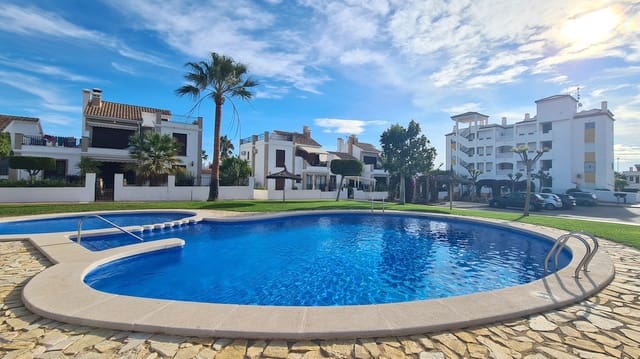 2 bedroom Bungalow for sale in Villamartin with pool garage - € 249,999 (Ref: 8956119)