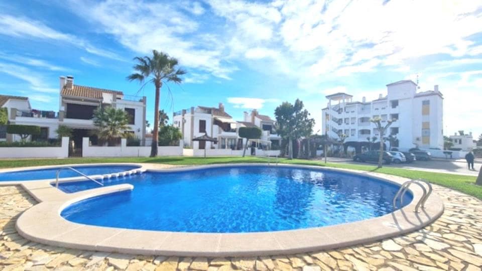 2 bedroom Bungalow for sale in Villamartin with pool garage - € 249,999 (Ref: 8956119)