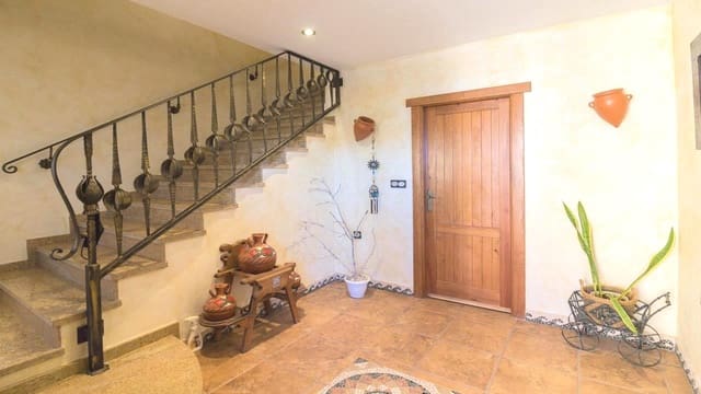 5 bedroom Villa for sale in Redován with pool garage - € 399,995 (Ref: 8956323)