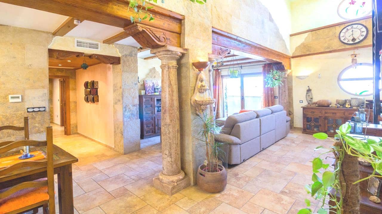 5 soveværelse Villa til salg i Redovan med swimmingpool garage - € 399.995 (Ref: 8956323)